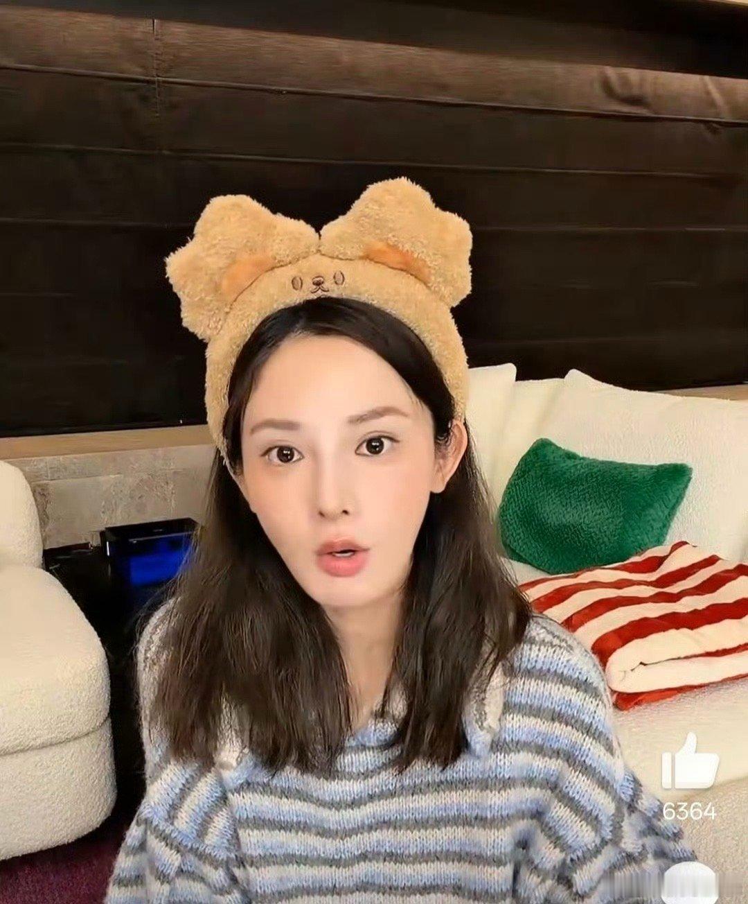 听到彭小苒坦诚曾怀疑自己，反而更敬佩她的专业态度。每个演员都会经历这样的时刻，但