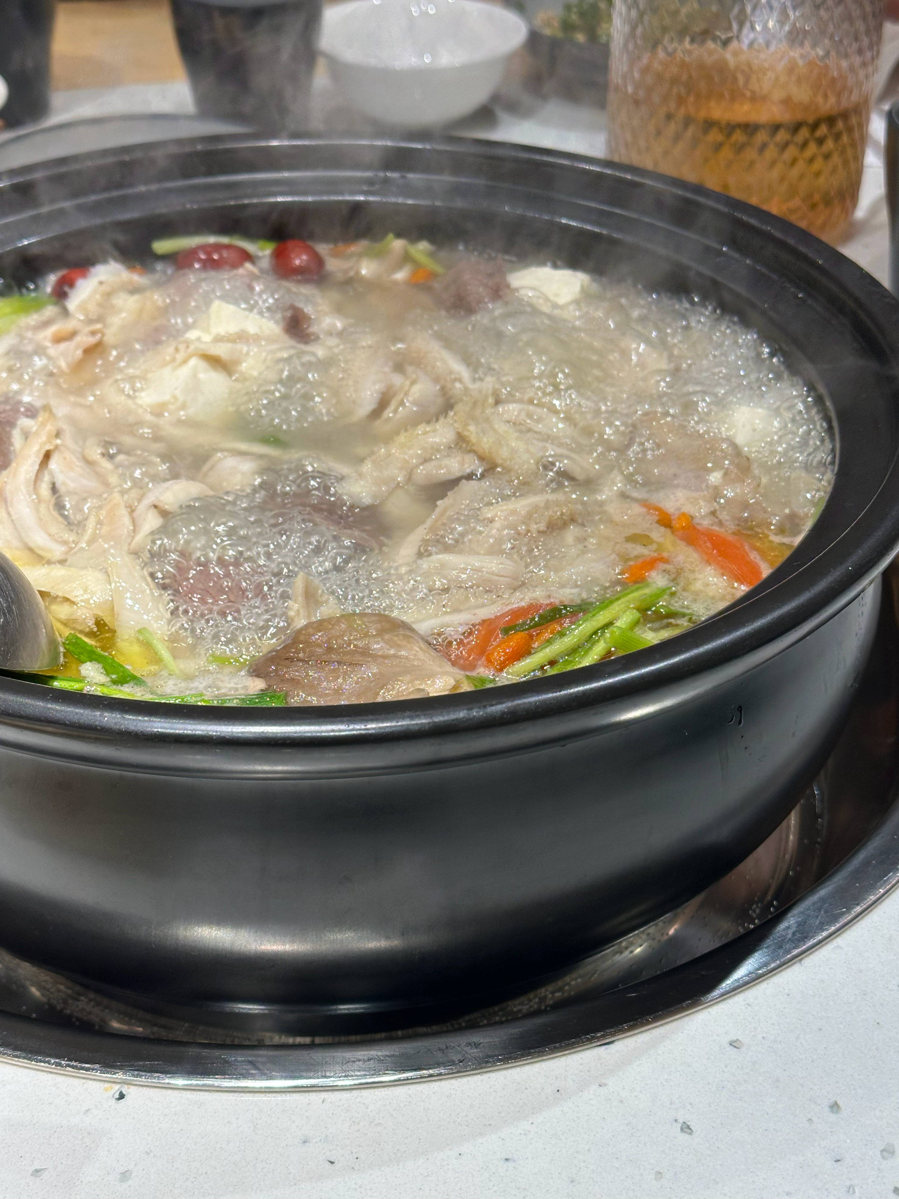 吃饭吃饭 