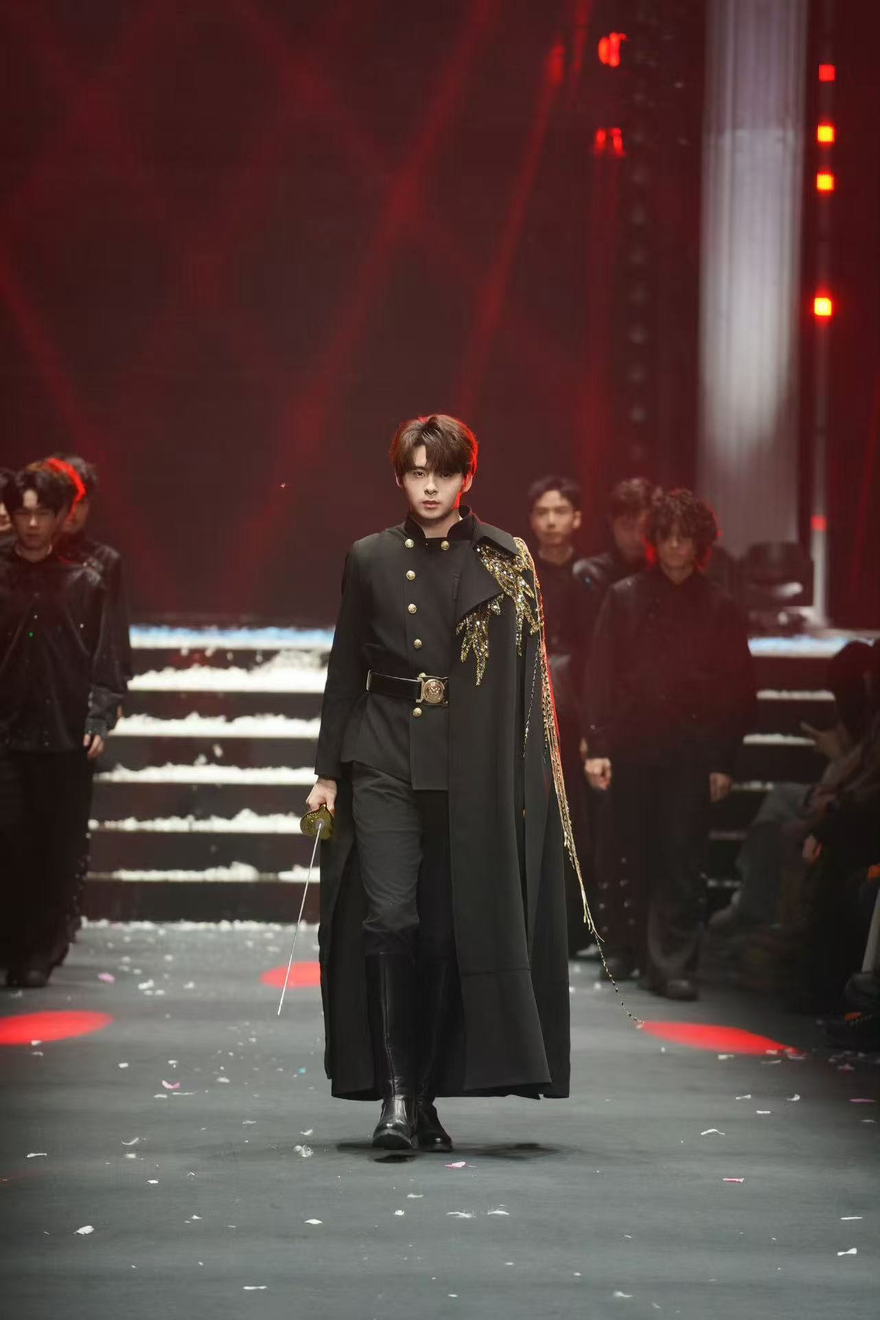 伞兵获年度最具商业价值选手 见证顶流的商业号召力！23次热搜加持，代言合作实现品