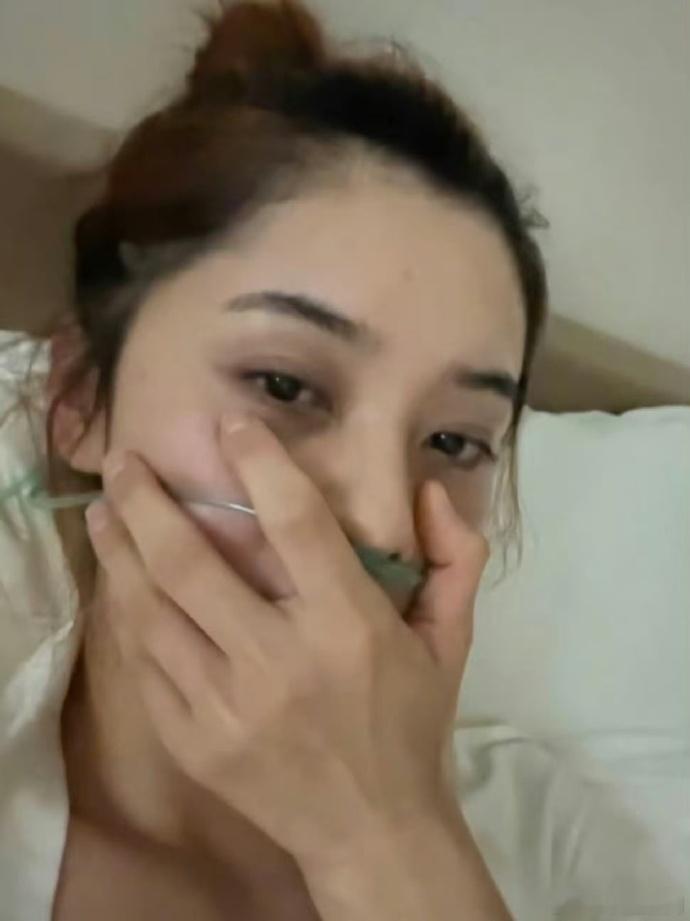 梁靖崑老婆边吸氧边看球昨晚乒乓球亚锦赛男团半决赛，梁靖崑险胜松岛辉空。身处云南高