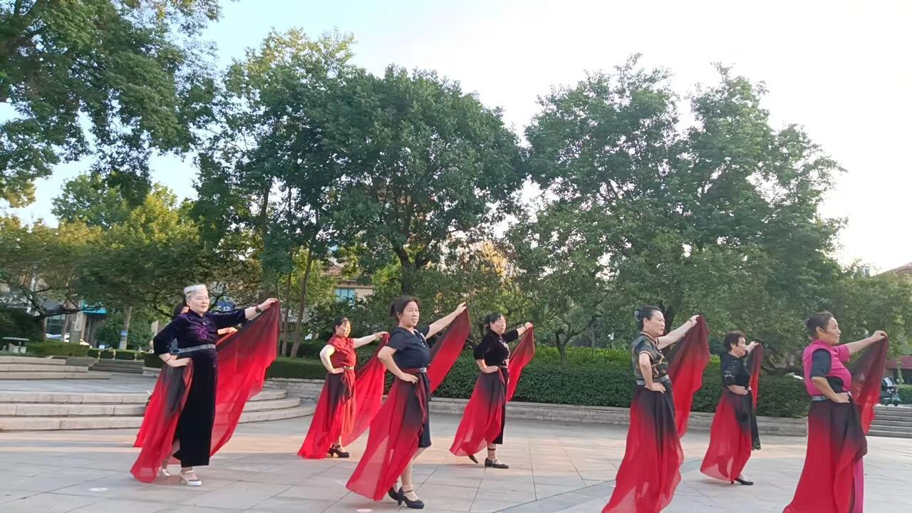 爱好舞蹈不分年龄 跳舞是爱好也是一种人生趣味