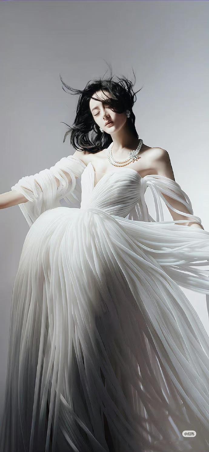 谁懂迪丽热巴身上的神性美 