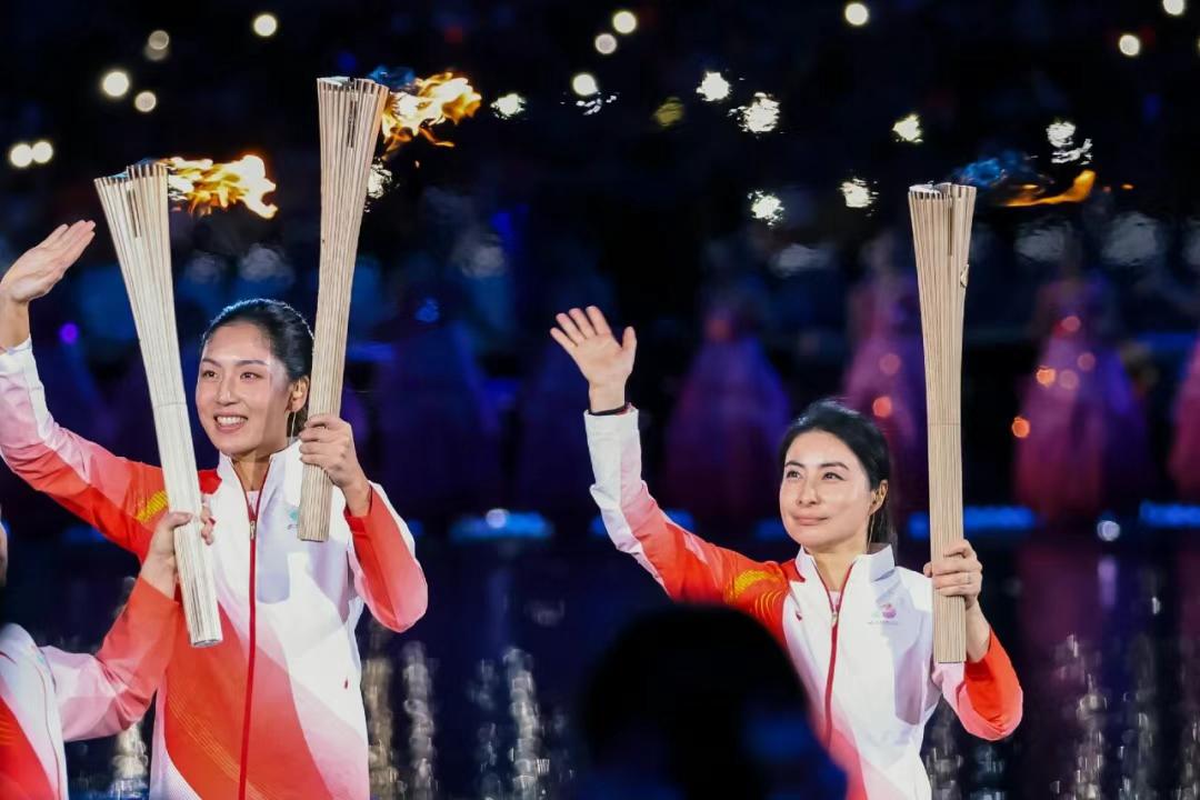 【来南沙蒲州广场有全运会火炬看！】11月10日，郭晶晶在个人社交平台发文，“第十