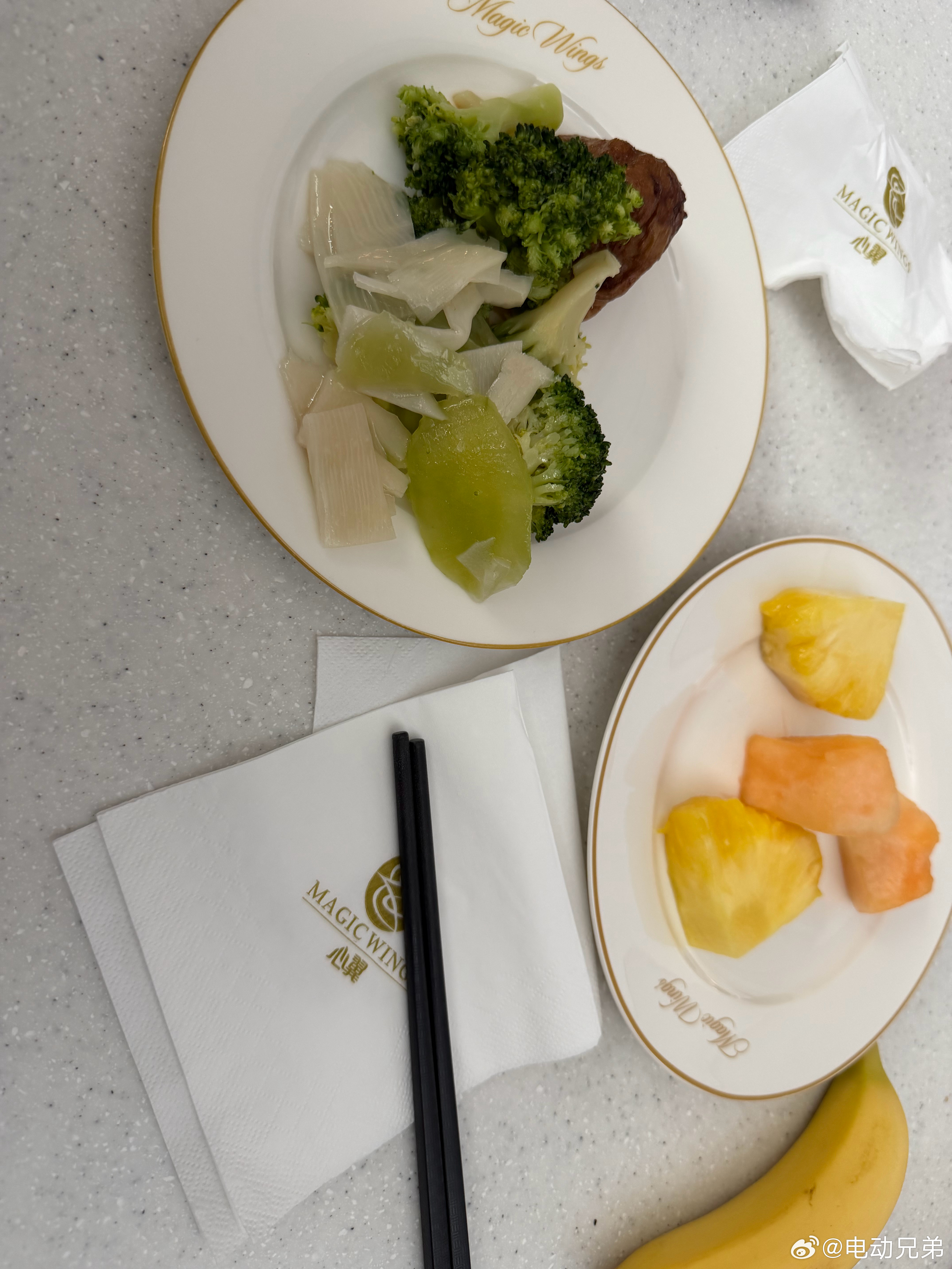 我正在赶飞机，这还控糖吗，感觉这会已经麻瓜了信息量太大了