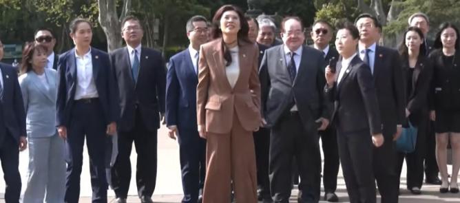 郑丽文9点赴中山陵谒陵

今天（8日）是国民党主席郑丽文访陆第二天，上午9点赴南