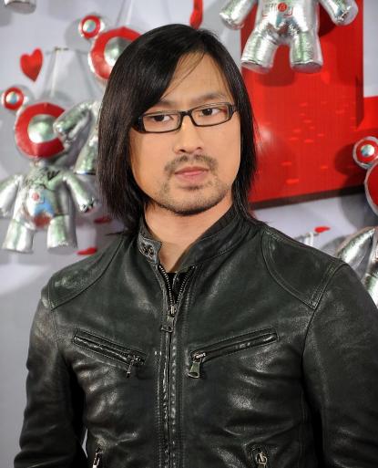 谁都不佩服，就佩服汪峰的勇气！
汪峰凌晨发文宣布首次北美巡演，等了几年的事终于有