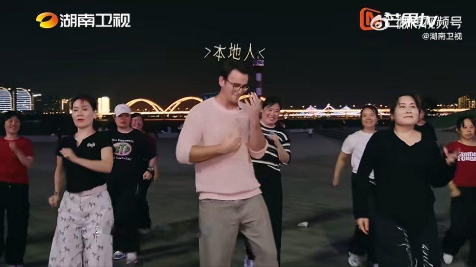 歌手直播Stanaj形容中国之旅很牛斯纳吉说这次的中国之旅用一个词来形容就是如梦