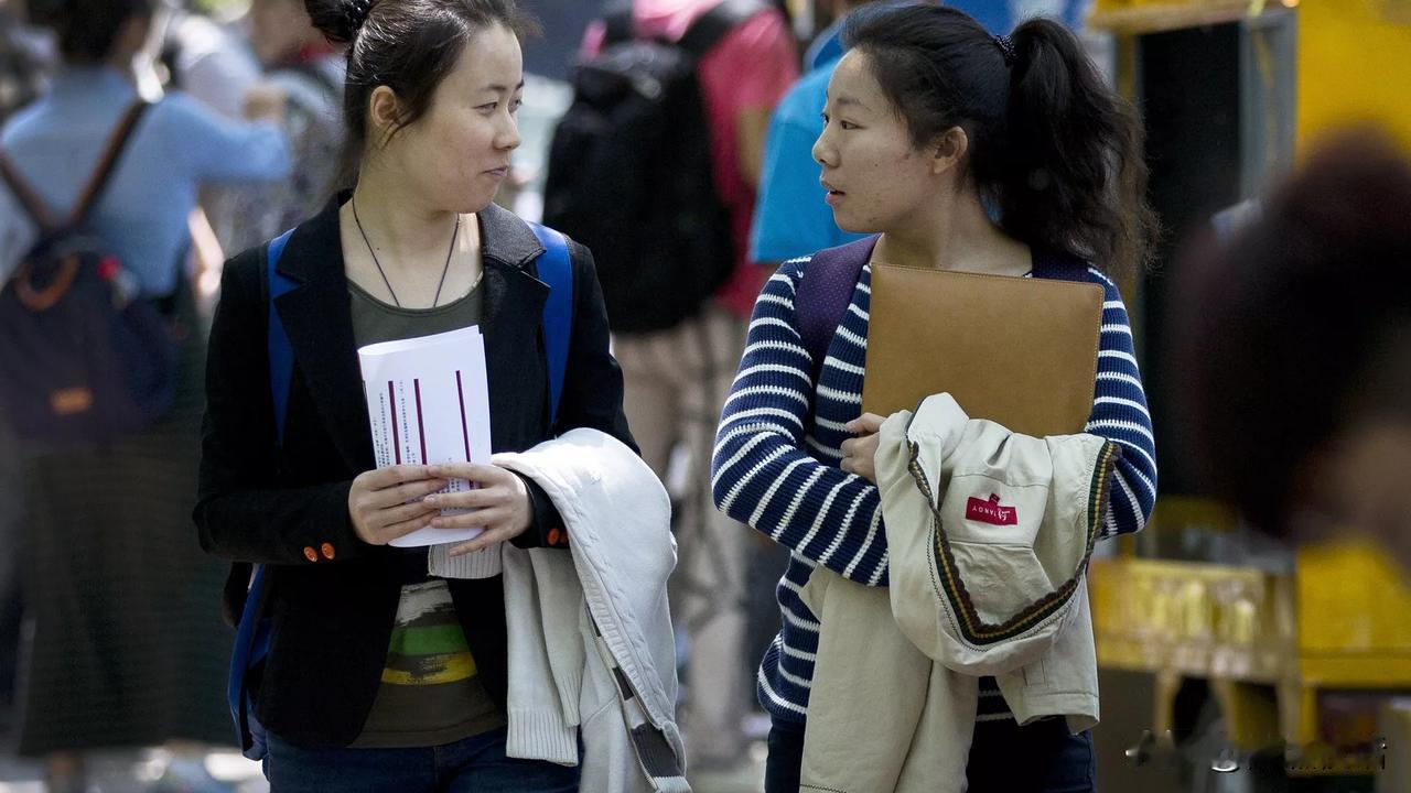 美国经济分析局的数据显示，2024年美国对华服务贸易顺差达到320亿美元。与此同