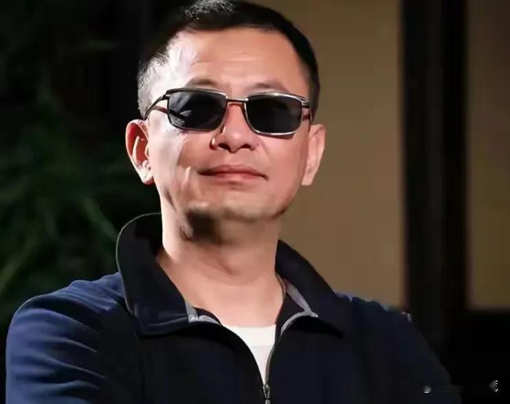 细思极恐啊，同志们。

院长和医生被偷拍的桃色新闻还没完呢，古二又把王家卫的录音