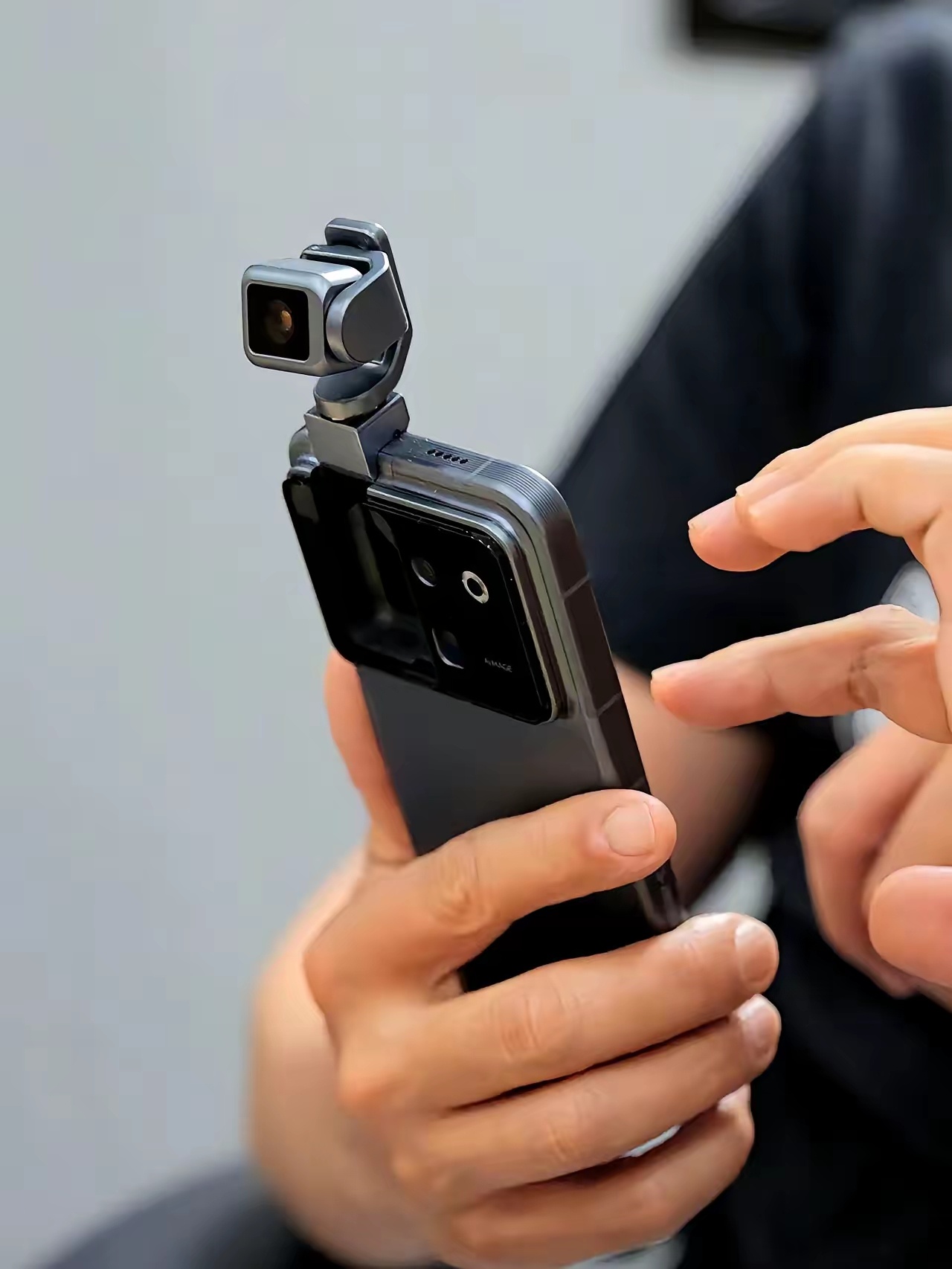 华强北能复刻出荣耀RobotPhone吗如果是空壳的话那挺容易，但涉及到的精密云