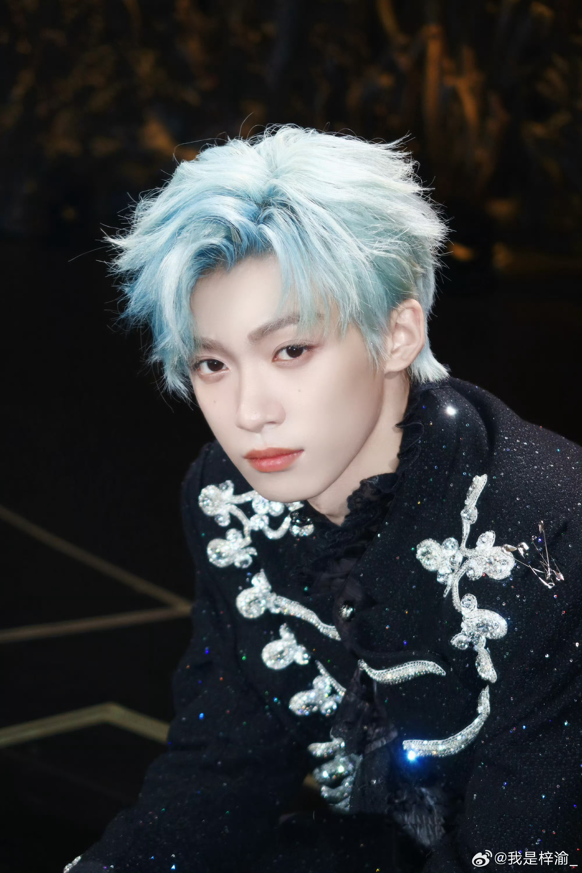 梓渝 zy梓渝未来可期 ”"星星会暗，太阳会落，但你永远闪闪发光" "𝒯𝒽?