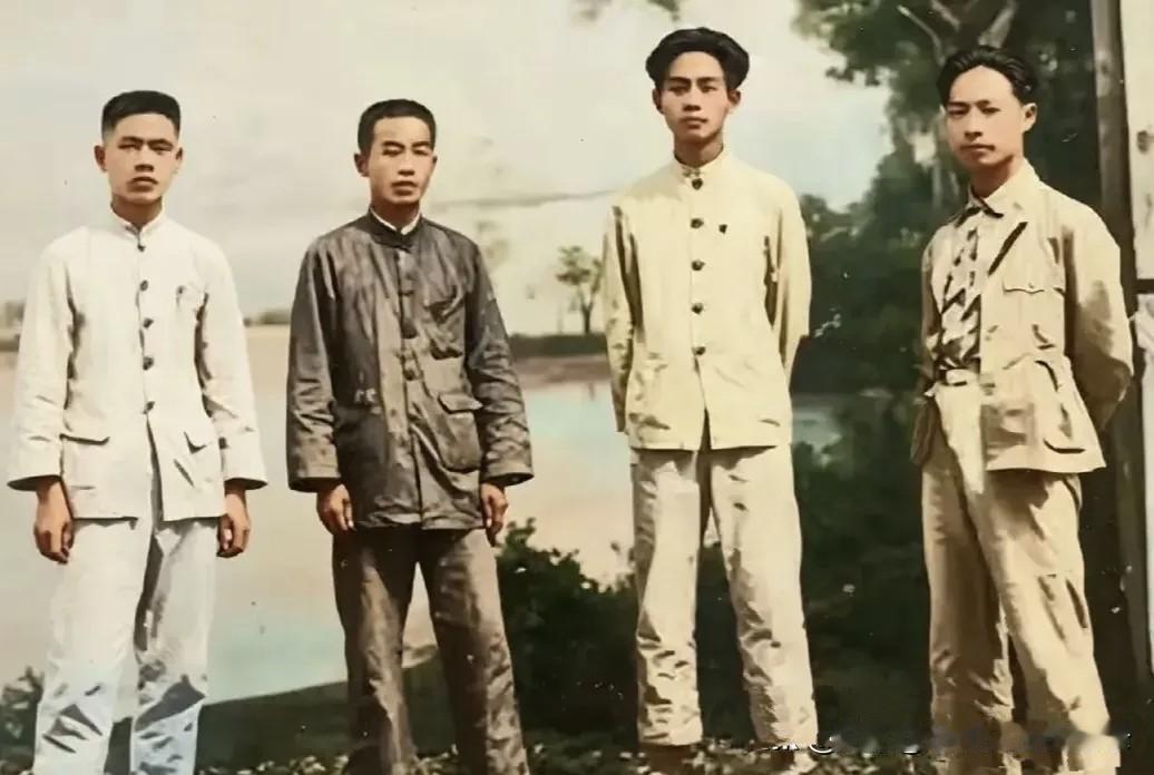 1929年6月19日，福建龙岩，朱良才、谭政、毛泽东、陈毅。