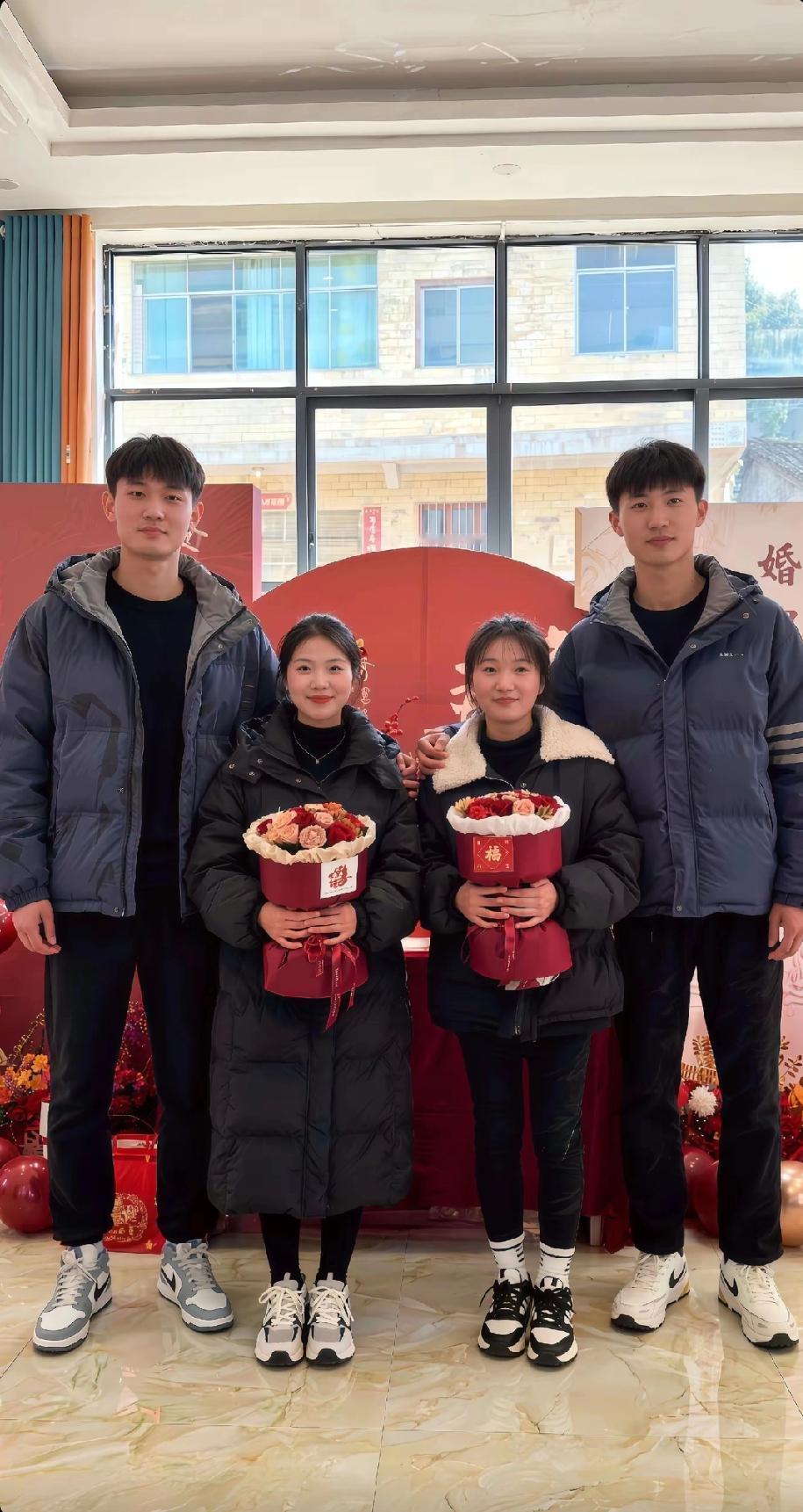 双胞胎订婚都放同一天!彩礼也便宜，8.88万元一个。