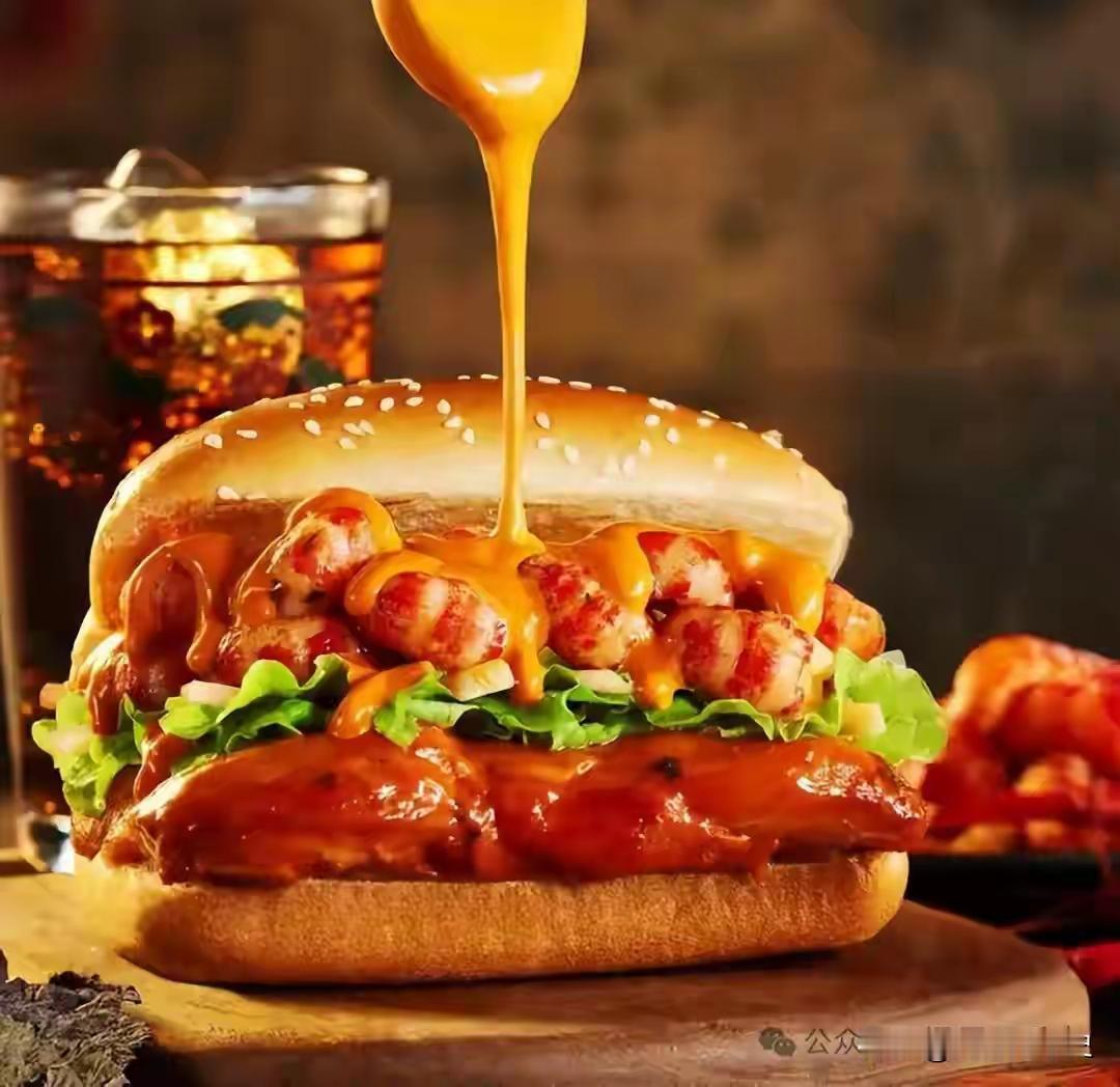 特朗普这家伙逮谁咬谁，他可不管你是不是盟友，是不是敌人，到处乱咬，只要我的利益，