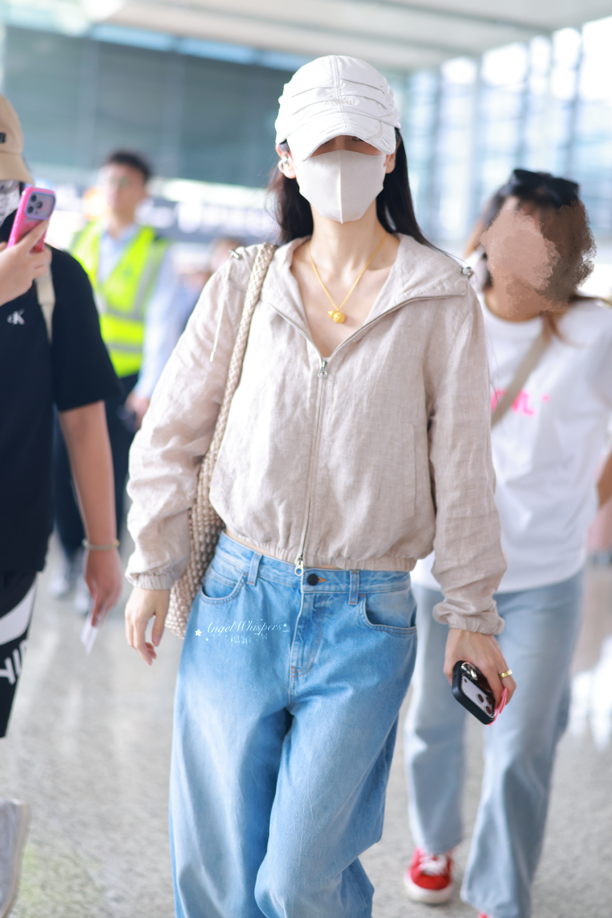 angelababy angelababy君绮罗 “优秀的人超级多，但我以你为榜