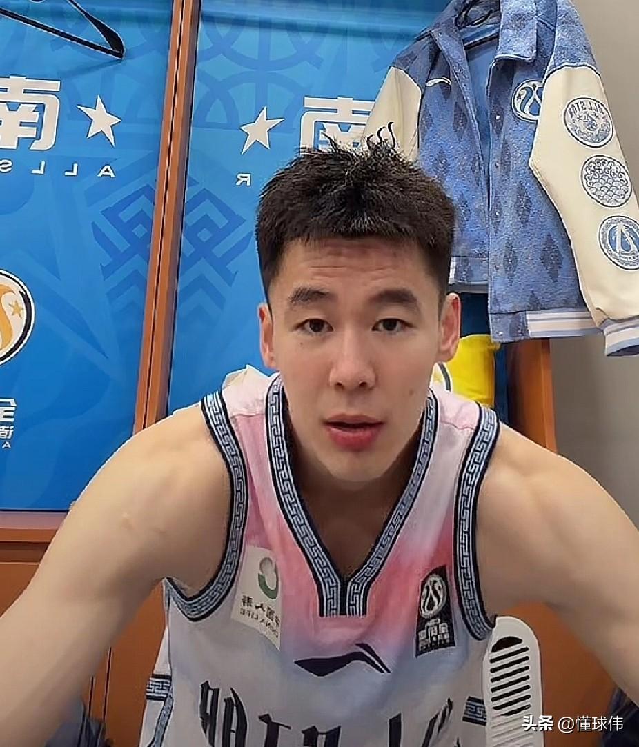 徐杰能拿到全明星MVP吗？郭昊文谈徐杰：

“徐杰积极训练呢。”

“他想拿全明