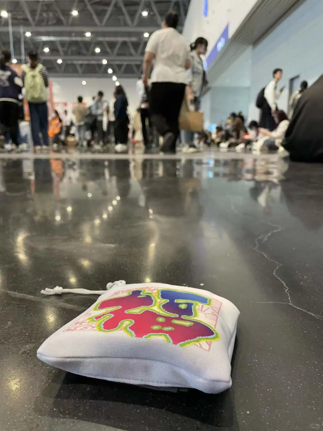 漫展总结：不出cos的我也是拿上无料了 不出cos在漫展可以玩吗？答应...