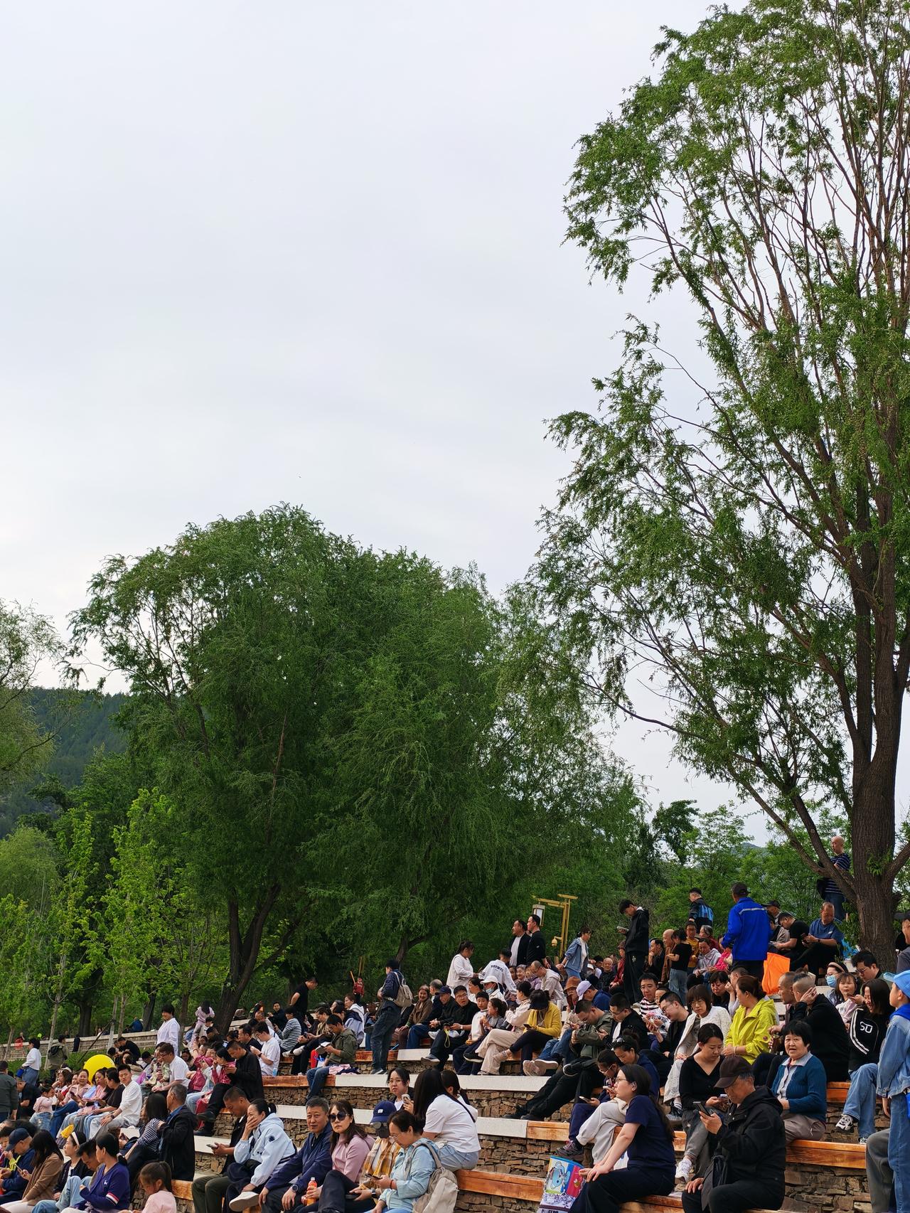 晒图笔记大赛太原汾河四期，老龙头景区，景美人多，休闲娱乐好去处。