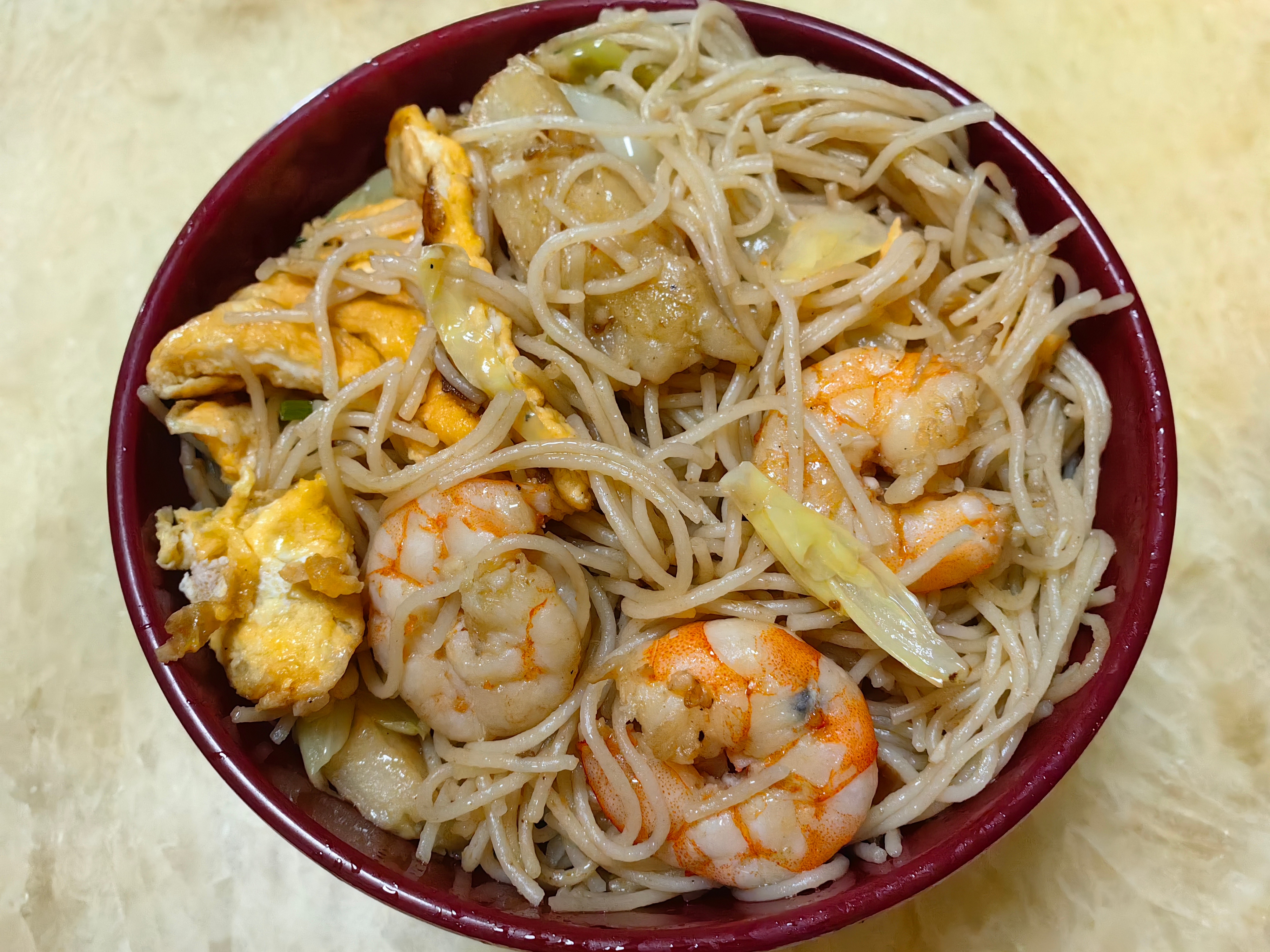 家常菜 超米粉，鱼羹小肉丸青菜汤。 