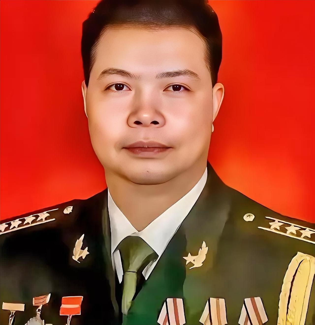 1985年，我军侦察员隆志勇乔装过境侦察，与巡逻的越军擦肩而过被认了出来。越军扭