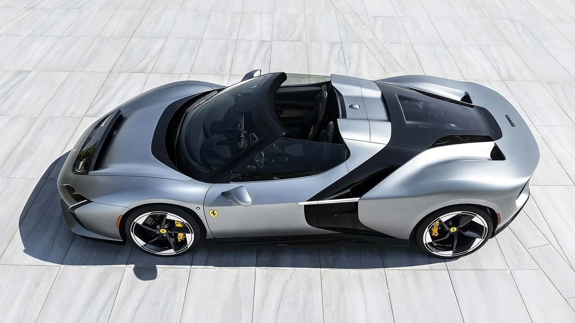 新车 Ferrari HC25，一般来说产量极低的特殊定制版法拉利都不好看，或者
