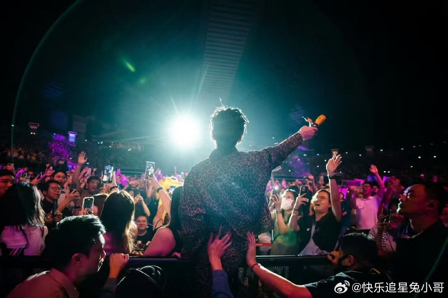 萧敬腾票价萧敬腾演唱会门票价格 能在体育场听萧敬腾唱《王妃》还有那些经典老歌，这