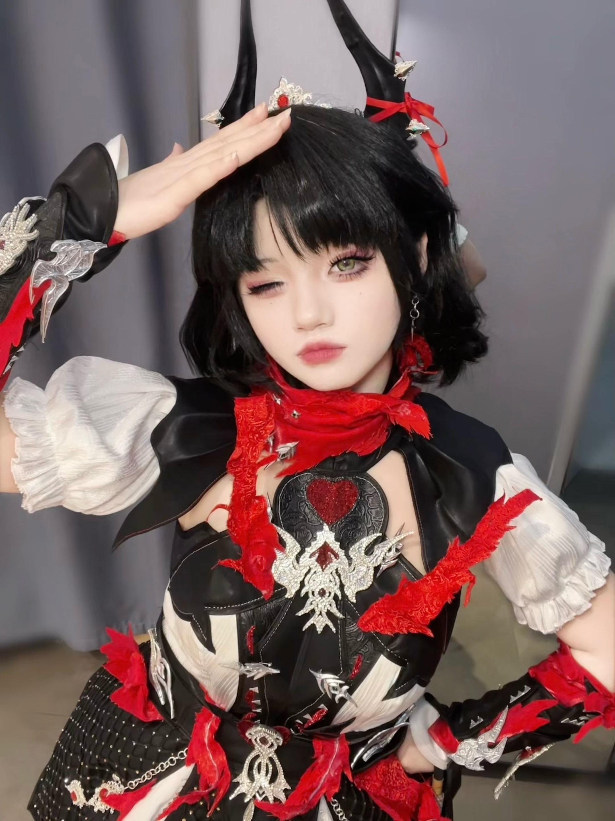 小猪小猪好事做尽 沉迷新裙裙🫧