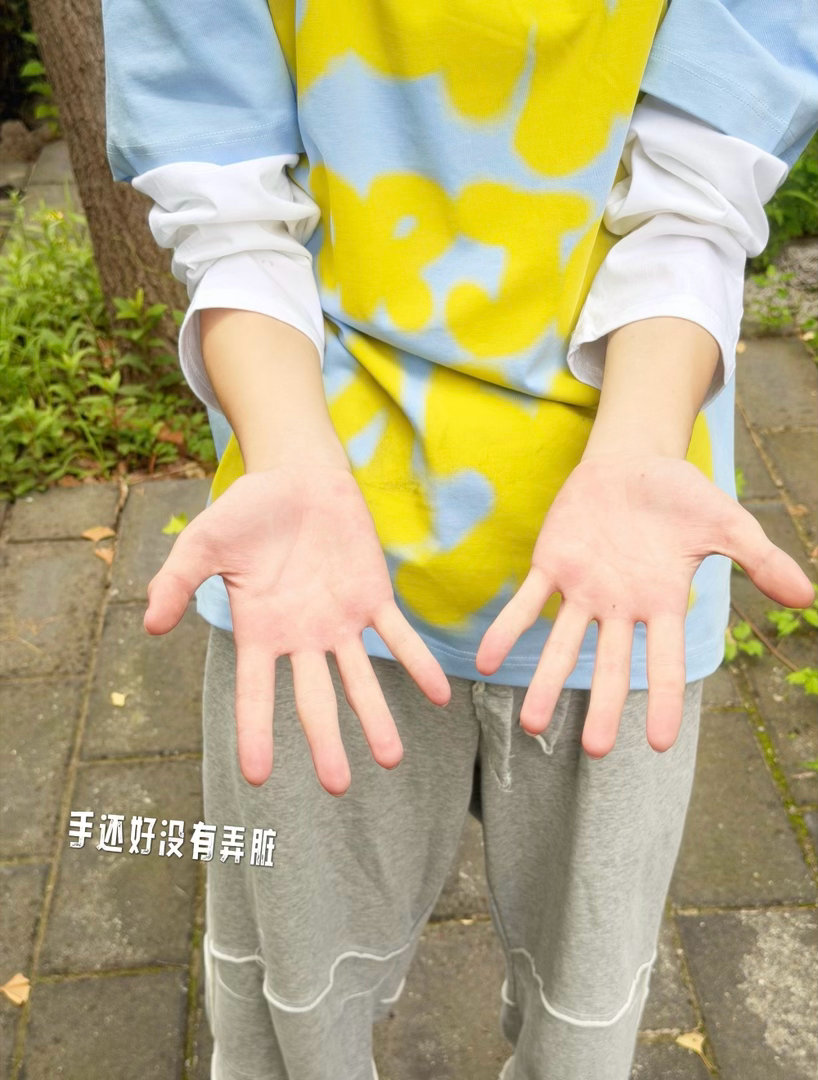 跟妈妈报备的乖宝宝 