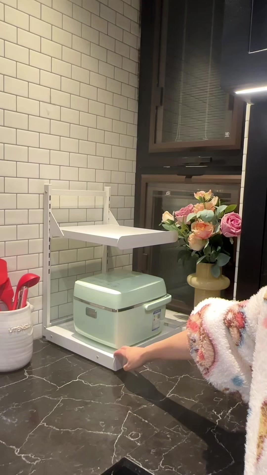 厨房小空间别愁！5件收纳好物帮你翻倍空间，还超实用～

👉🏻可调节置物架：下