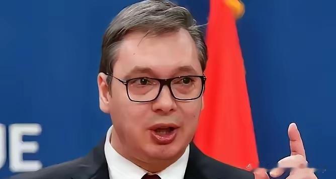 塞尔维亚总统武契奇就因几句夸中国的大实话，直接炸出一场舆论小风暴，10月他在电视
