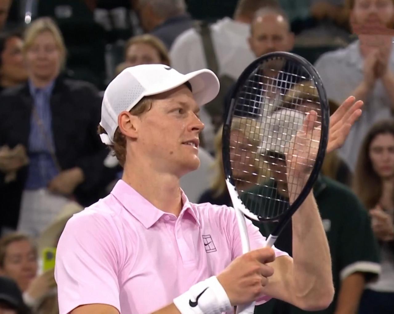 辛纳印第安维尔斯大师赛状态拉满，送两根油条， 残暴血洗斯夫尔齐纳
       