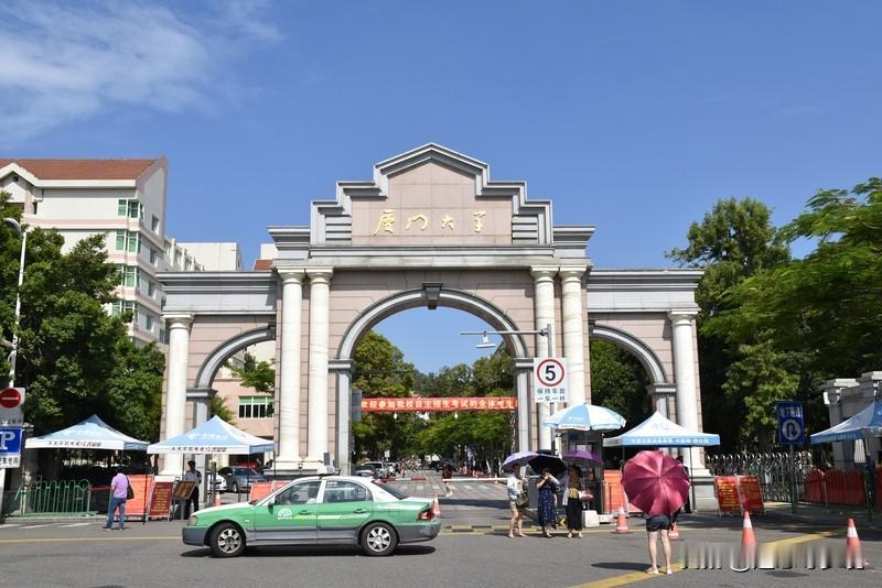 “人的命运天注定”，我可不太认同。看到“985硕士送外卖”弹幕刷“这就是命”，但