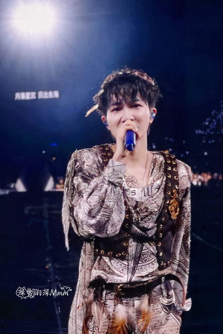 周深 时至今日，我终于懂了领导说的那话：这个要做，那个急着要，这个很重要，那个不