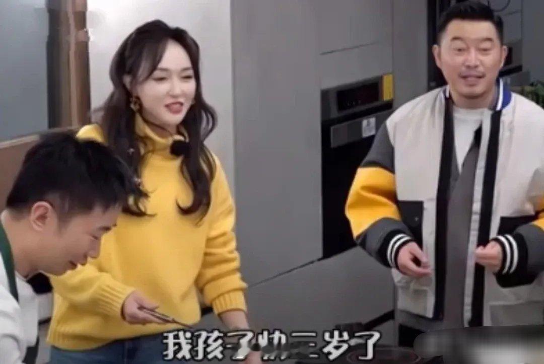 潘长江以为唐嫣未婚，不知道她孩子都三岁了，视频倒没什么，主要是评论区太好笑了。 