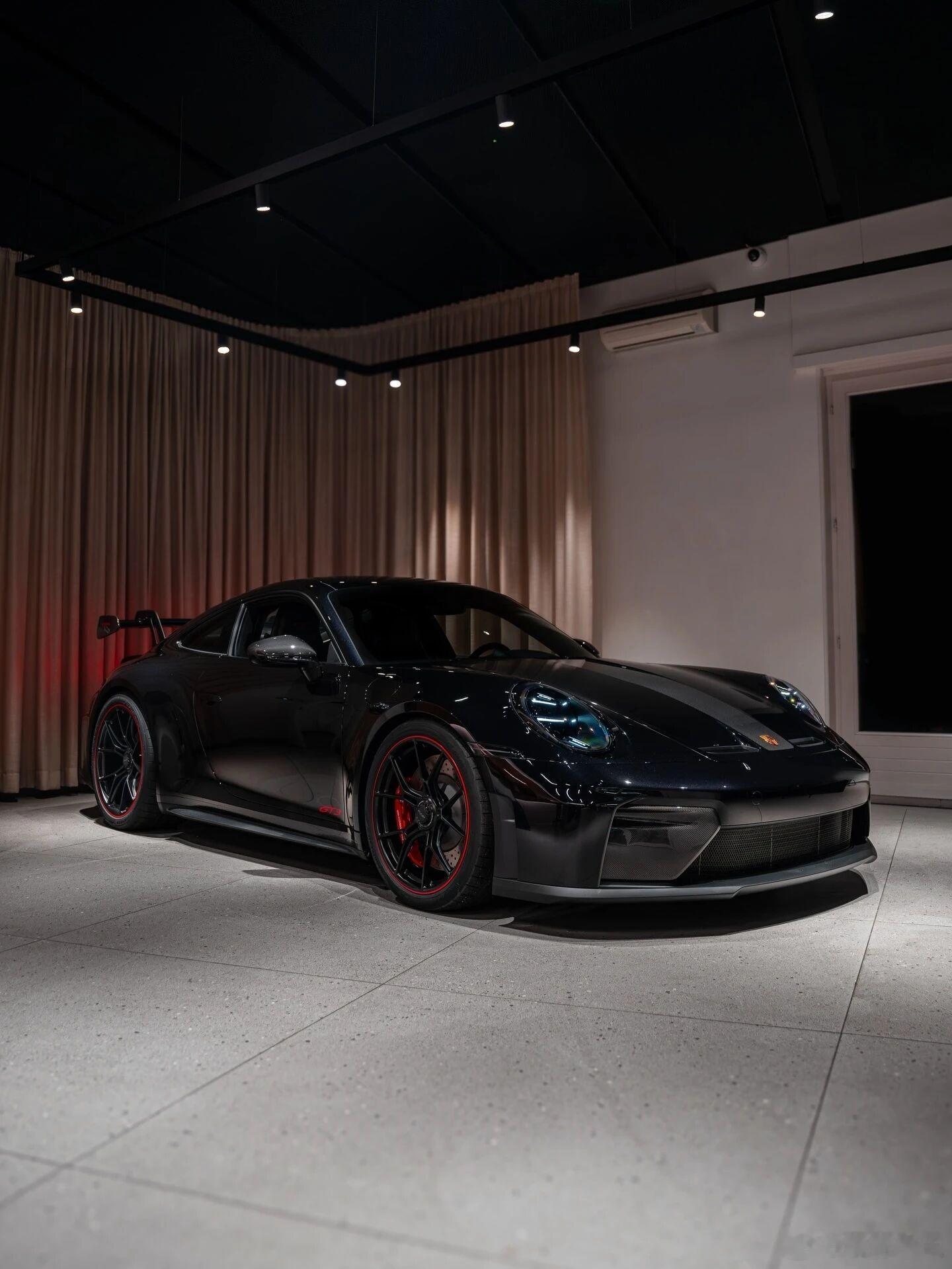 血脉觉醒，风塑形。保时捷911gt3  Weissach，以更极致的轻量化与空气