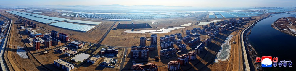 🔴【新义州温室综合农场竣工典礼隆重举行】(1)党中央正以激动人心的全国变革提前