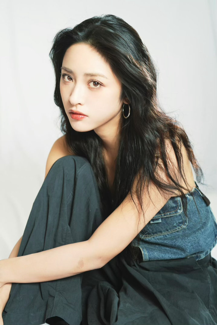 沈月不能吃辣的湖南人湘妹子不能吃辣还真是第一次见！月月：辣真的是一种痛觉啊！哈哈