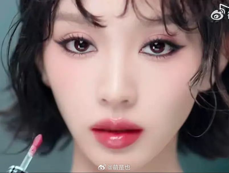 mac是在陷害美田曦薇吧给鞠婧祎的妆容这么高级，把95花颜霸画成这幅样子 ​​​