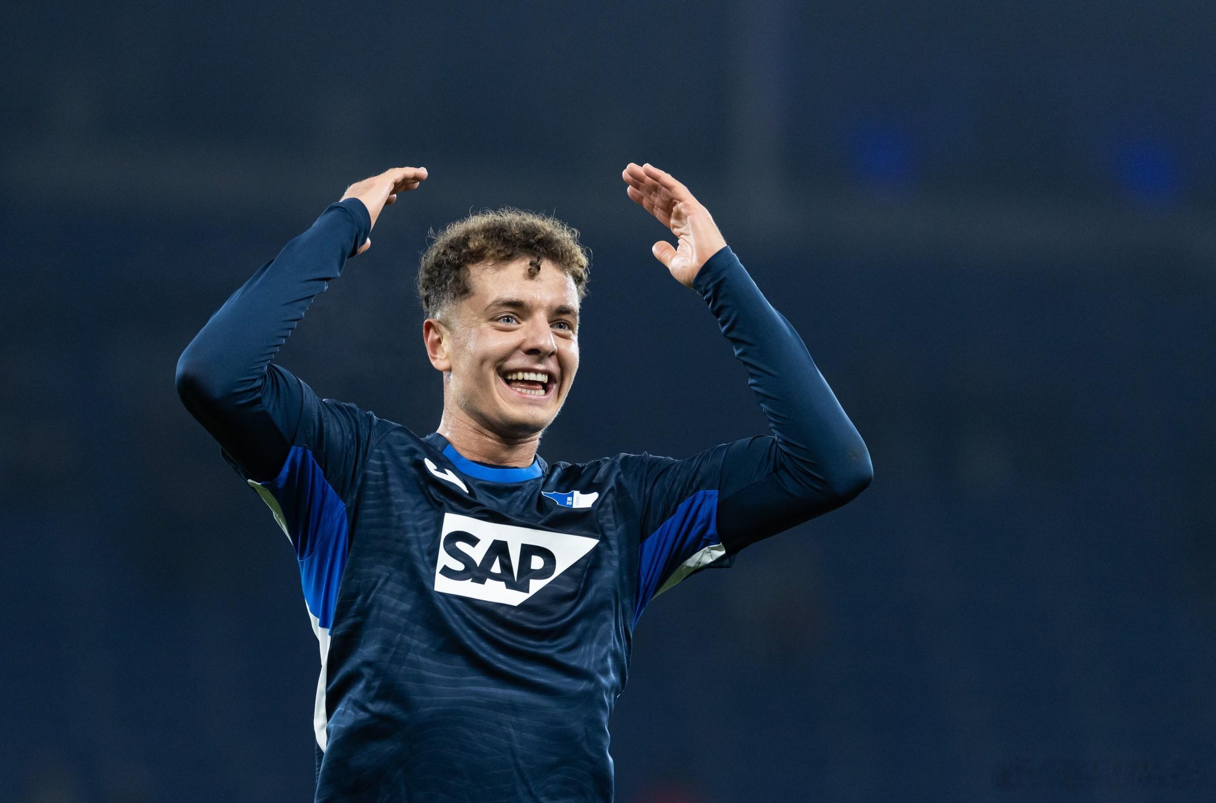 🚨菲斯尼克·阿斯拉尼的解約金條款價值2500萬至2900萬歐元。拜仁慕尼黑、多