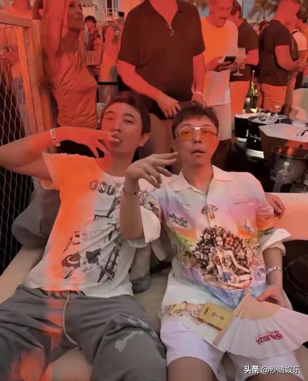 38岁王思聪和朋友在西班牙参加派对！红发暴瘦眼神迷离！

近日，一组王思聪在西班