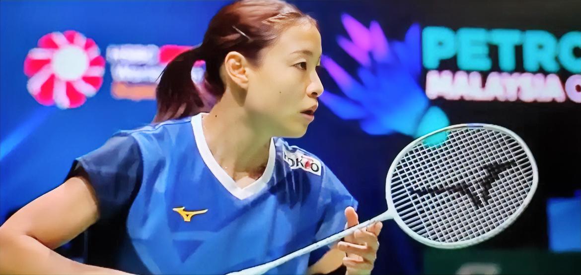 奥原希望被安洗莹给轻松击败，老将也在逐渐凋零啊！
如果是两年前对阵安洗莹，奥原希