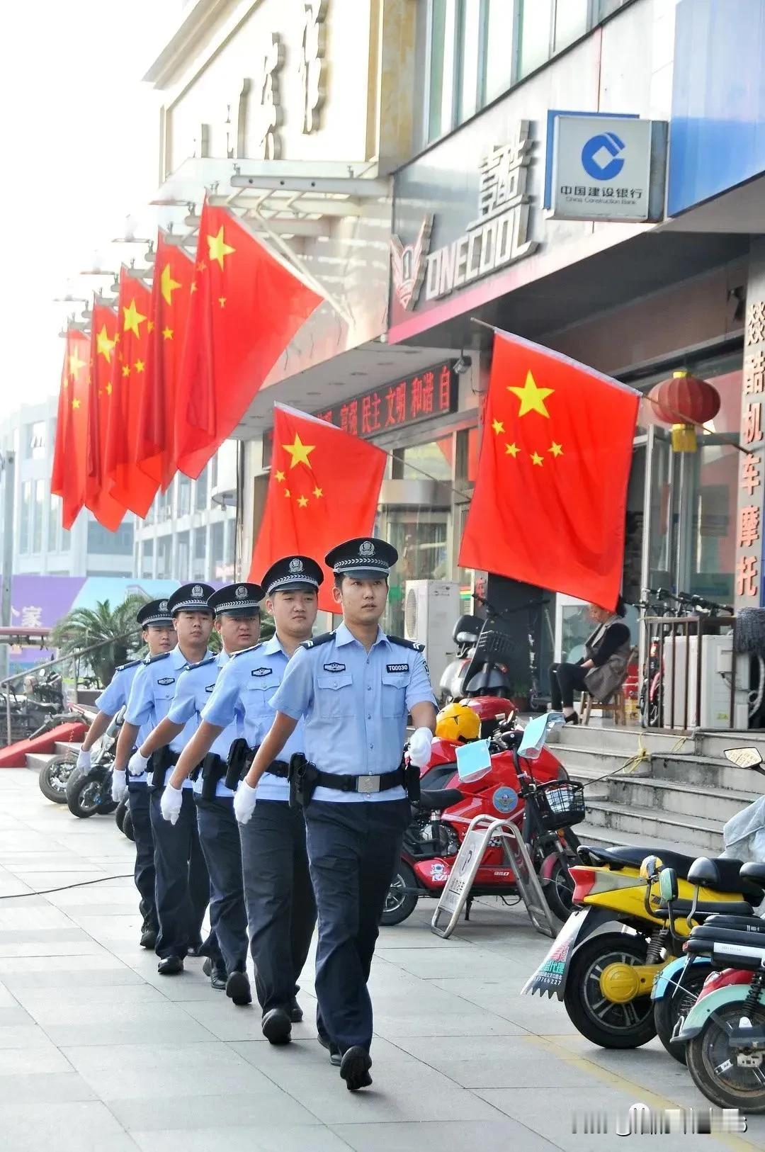 警察国庆长假后最关心的两个问题：补休和补贴！

国庆长假，大家都在休假。警察说，