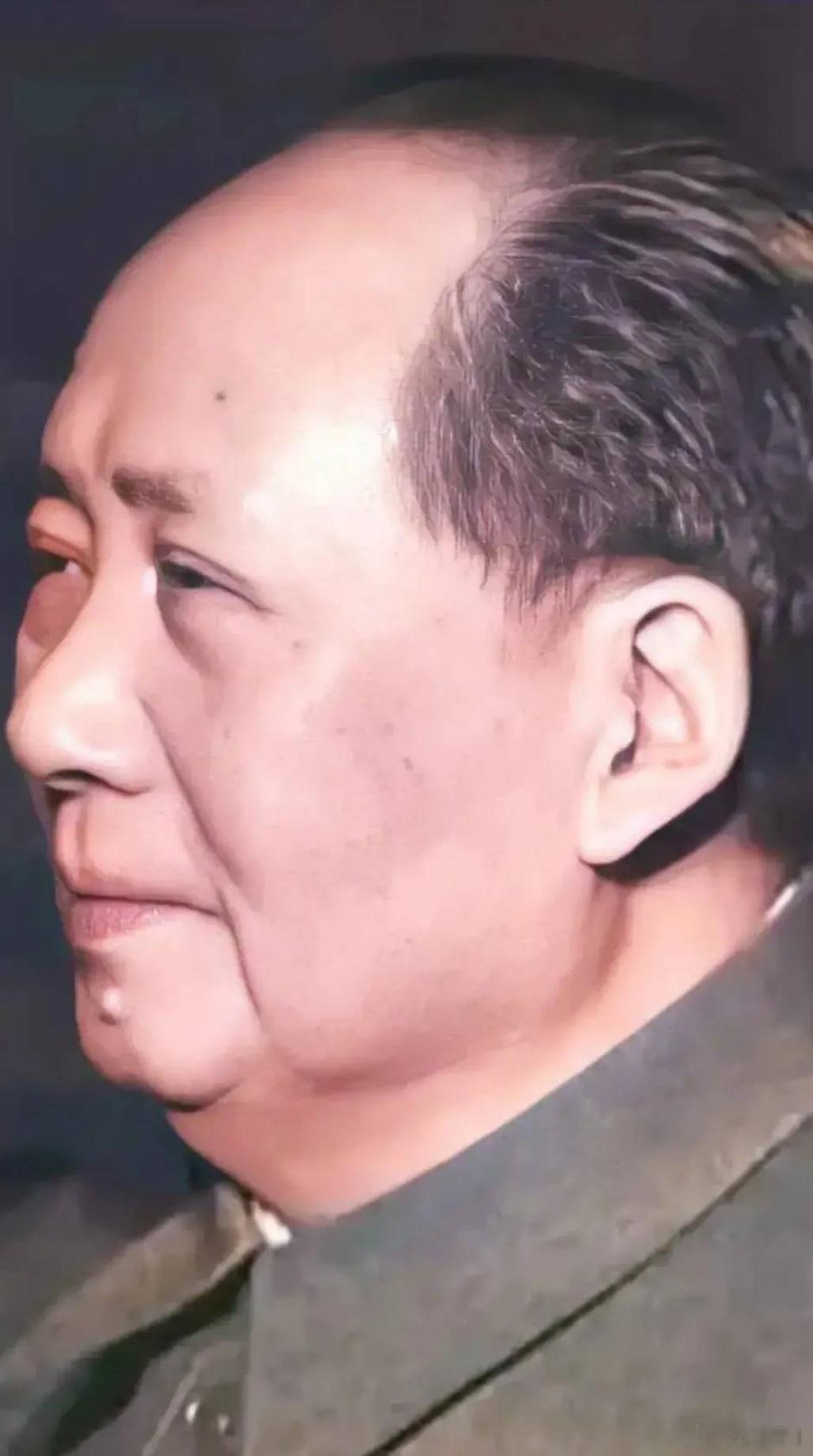 无产阶级的同志们，元旦快乐。 