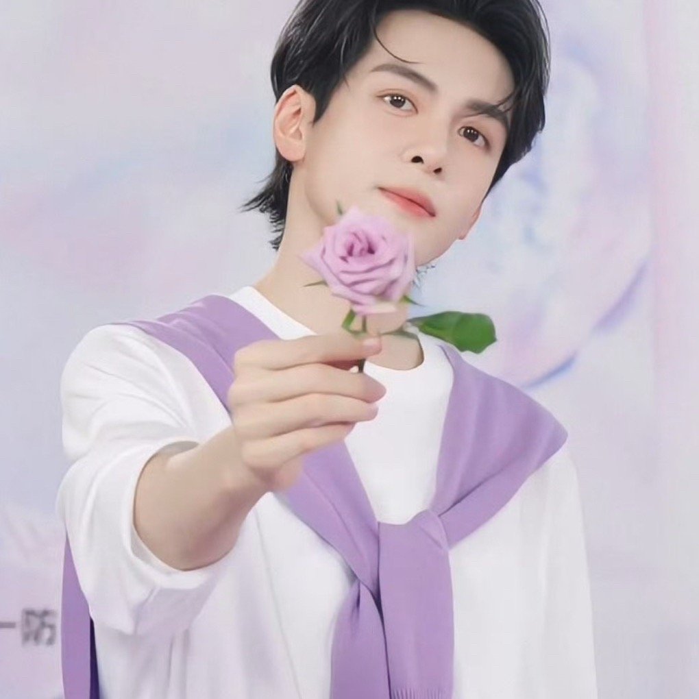 曾舜晞杭州活动路透生图曾舜晞线下生图状态 曾舜晞今天杭州活动路透，线下生图状态太