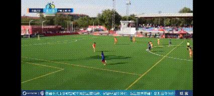 吕孟洋面对巴萨U18，左脚在弧顶处一记冷静推射，皮球直窜网窝，首开纪录！这粒进球