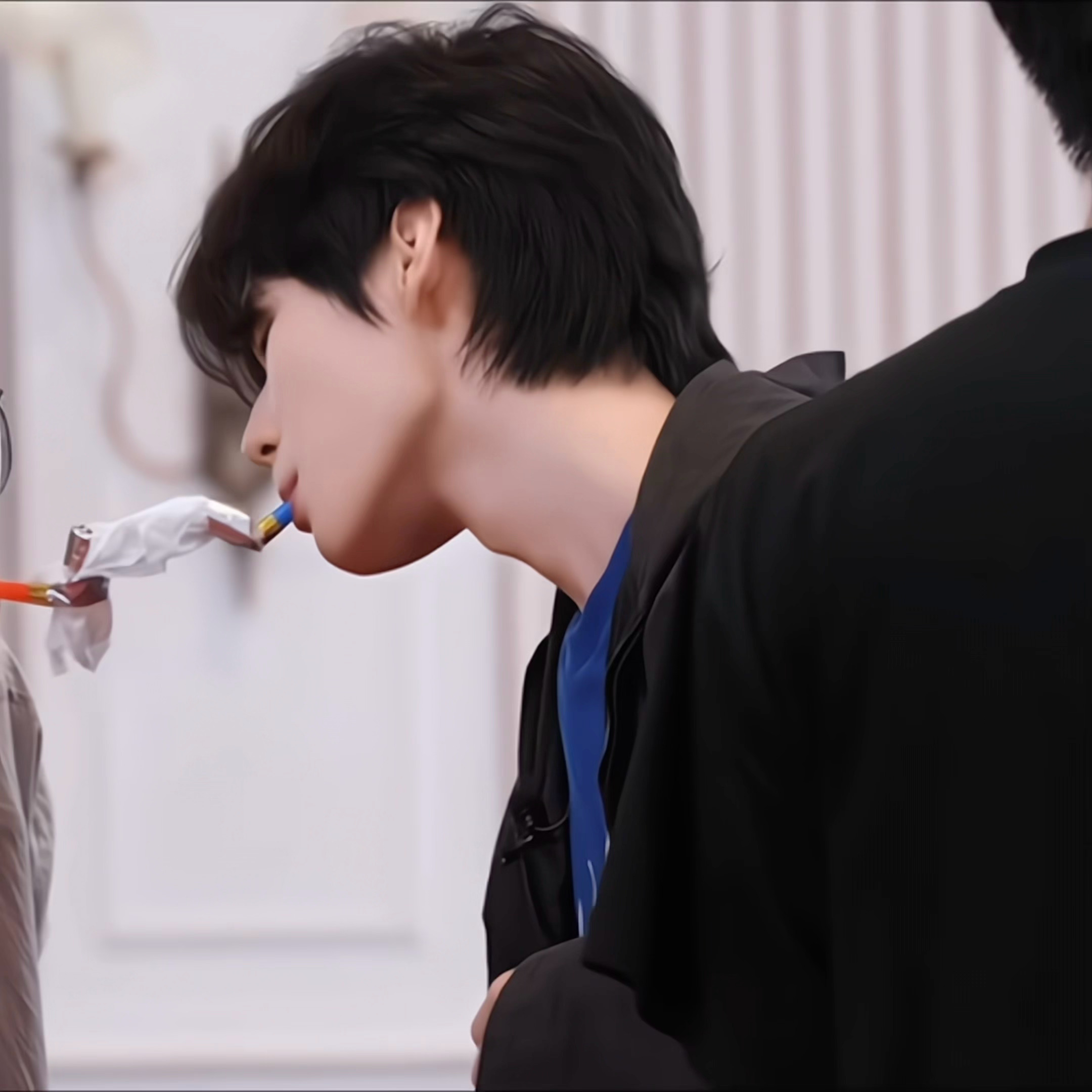 名品下颌线张真源密室大逃脱 