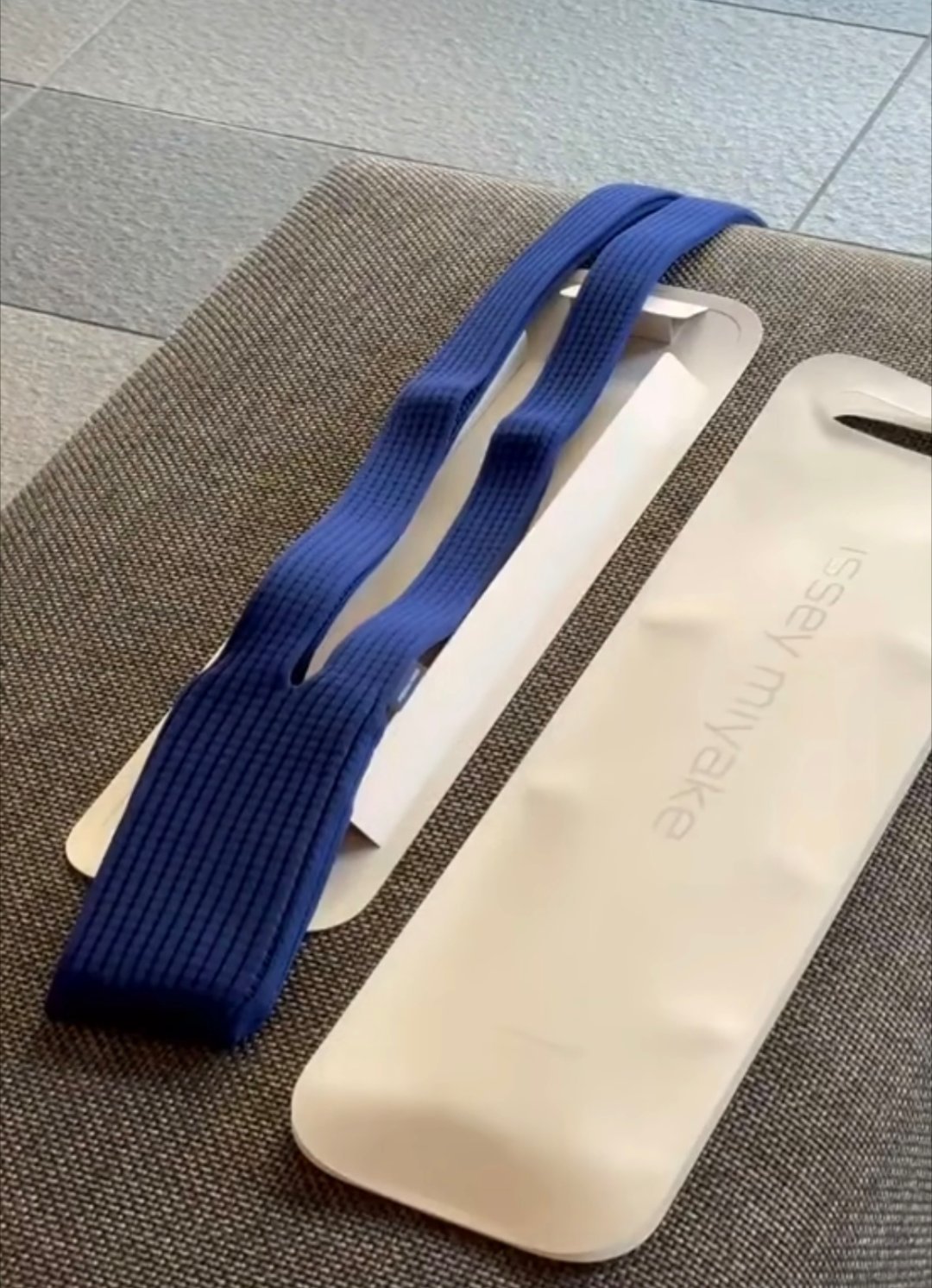 看了下，挺好的挺时尚的~可惜我穷我太土了我不配！ 