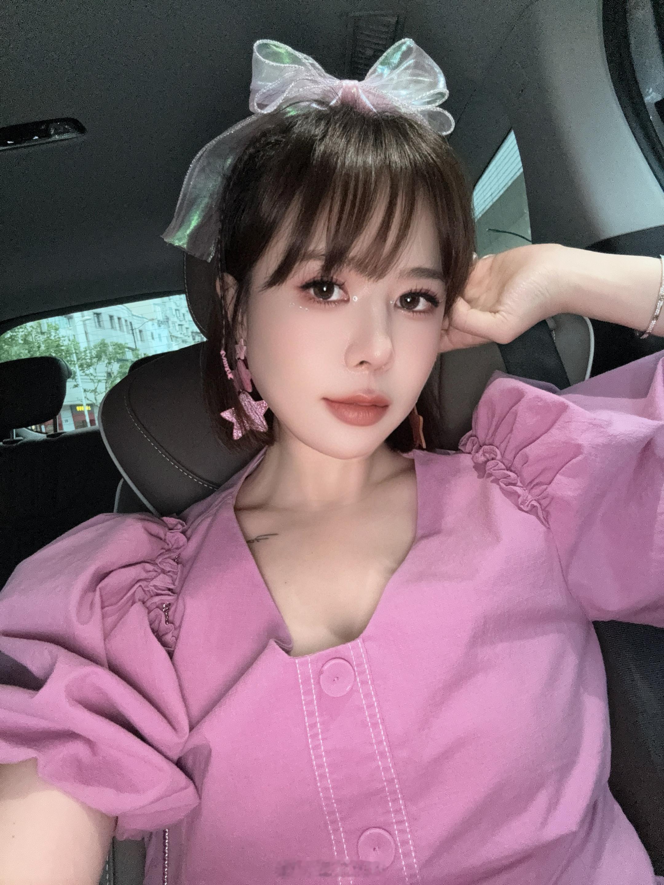 谢谢Jolin💕💕让我青春一把！！更开心的是！！拿到了亲签海报[心][心][