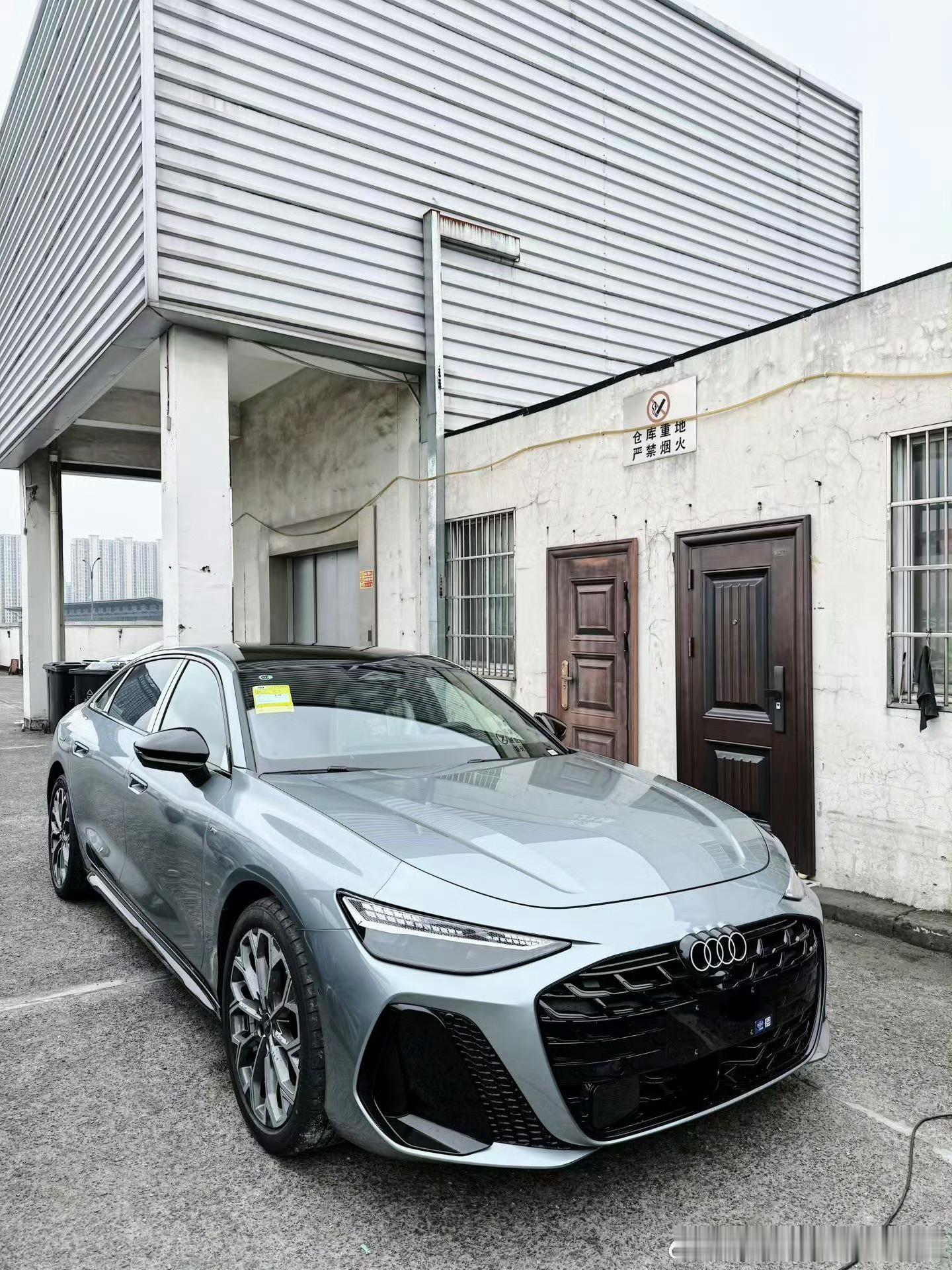 全新奥迪A6L，变得这么圆润，大家觉得好看不好看呢？奥迪全新奥迪A6L上市