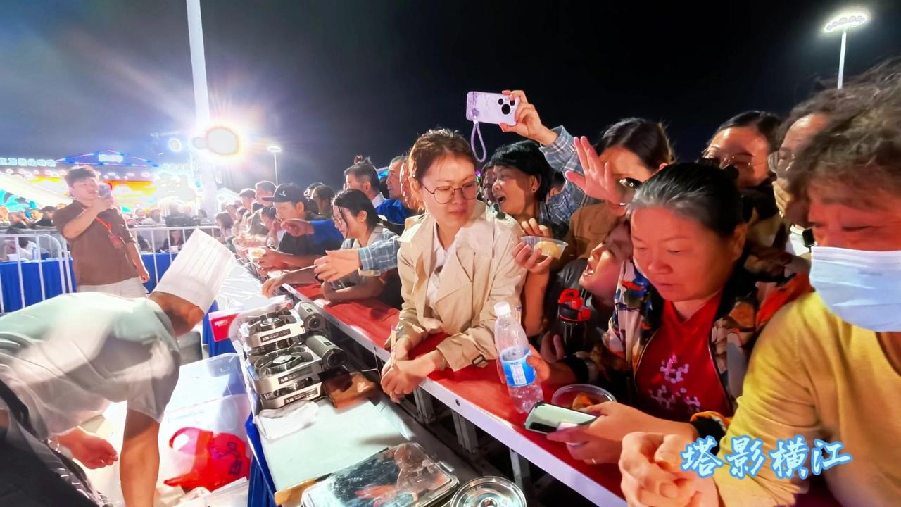 大南门牛肉包子太绝了！🔥安庆大南门藏着一家宝藏牛肉包子铺，每次路过都被香味勾住